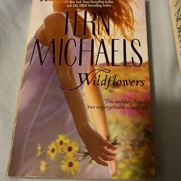 6 Paperback Books! - Picture 5 of 7